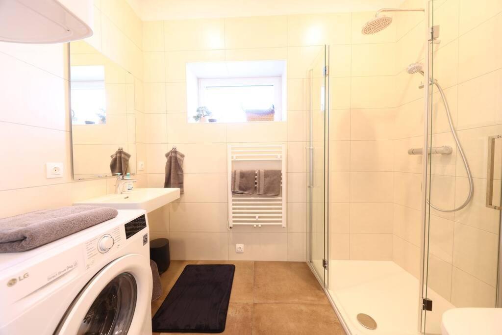 Wohnen Bahnstrasse 5 Apartment Клагенфурт Екстериор снимка